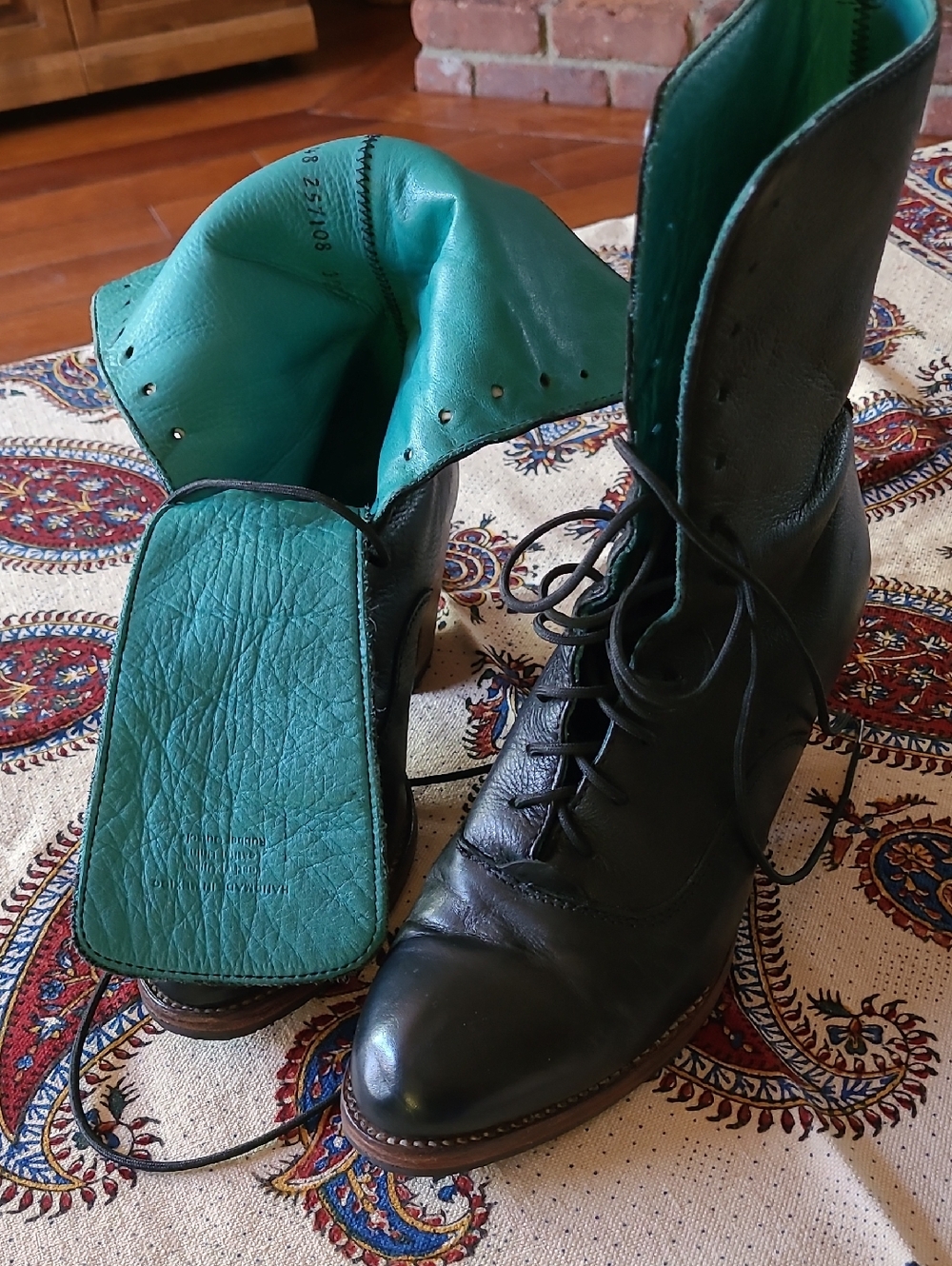 Vintage Rare Black Lace-Up Leather Ankle Boots with Wood Heel Brigh Bold